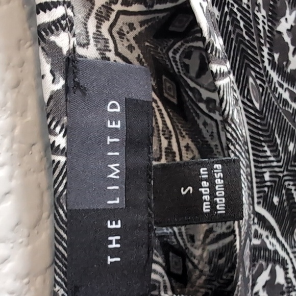 Limited Elegant Cap Sleeve Kaleidoscope Top - Picture 5 of 6